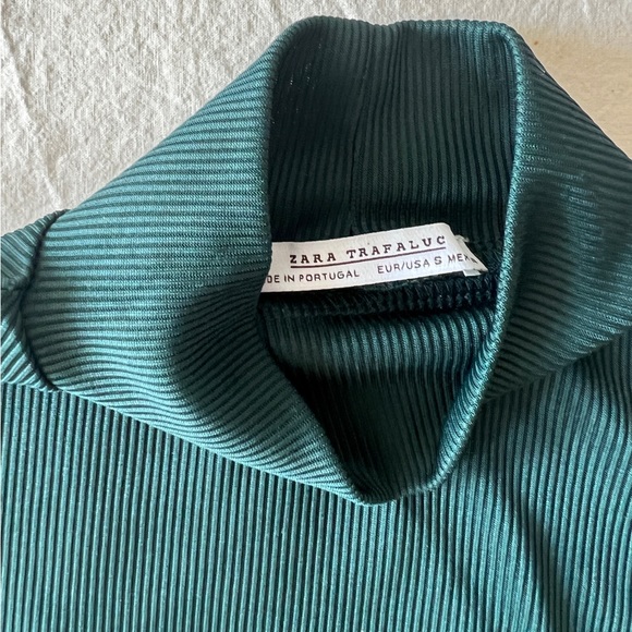 Mockneck Bodysuit - Picture 3 of 4